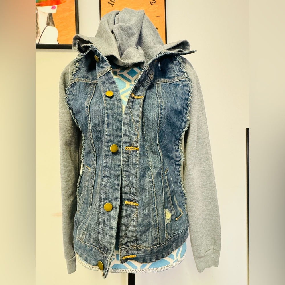 O’Neil Women’s Denim Jean Jacket Hoodie Size Medium Button Front
